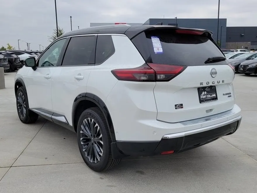 2026 Nissan Rogue Platinum photo 1