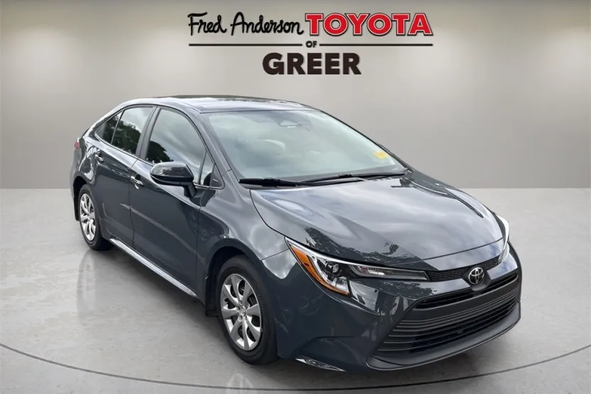 2025 Toyota Corolla LE photo 1
