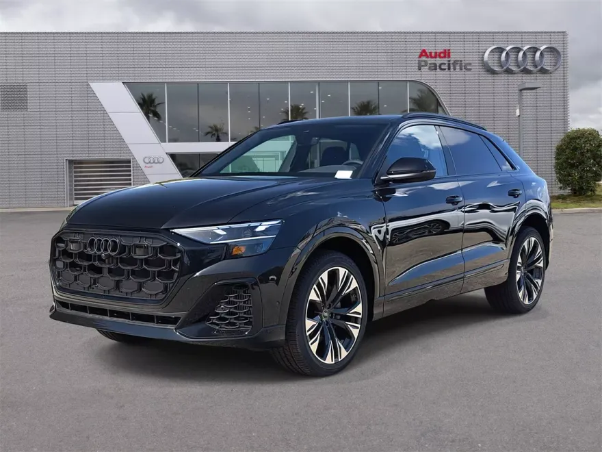 2025 Audi Q8 55 Premium Plus photo 1