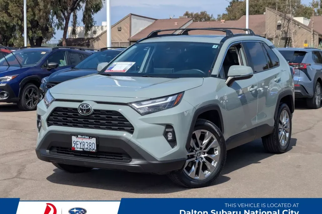 2023 Toyota RAV4 XLE Premium photo 1