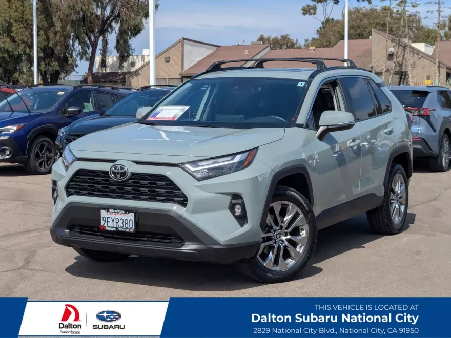 2023 Toyota RAV4 XLE Premium photo 1