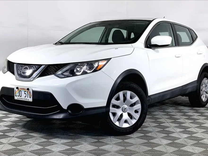 2018 Nissan Rogue Sport S photo 1