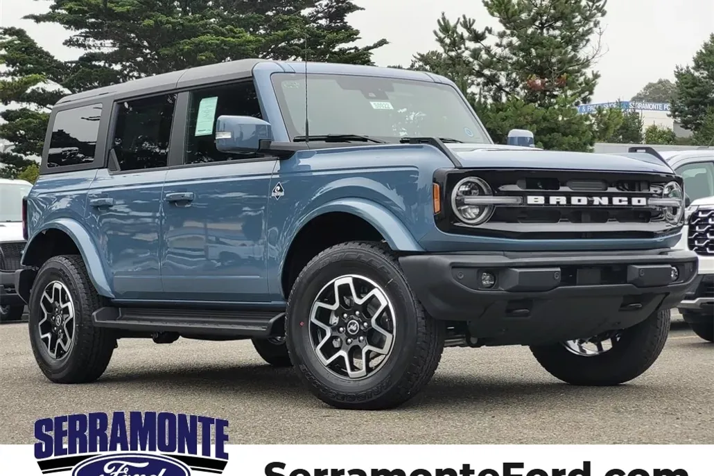 2025 Ford Bronco Outer Banks photo 1