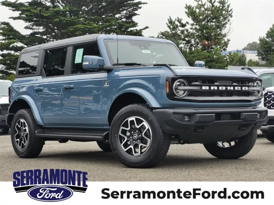2025 Ford Bronco Outer Banks photo 1