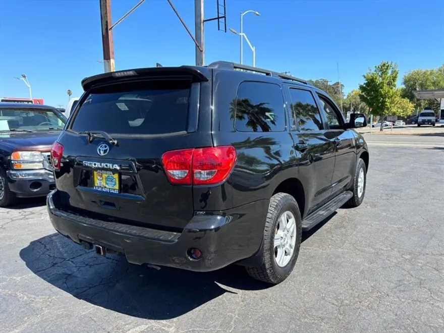 2012 Toyota Sequoia SR5 photo 1