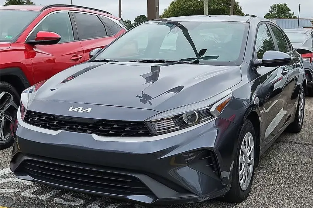 2024 Kia Forte LX photo 1