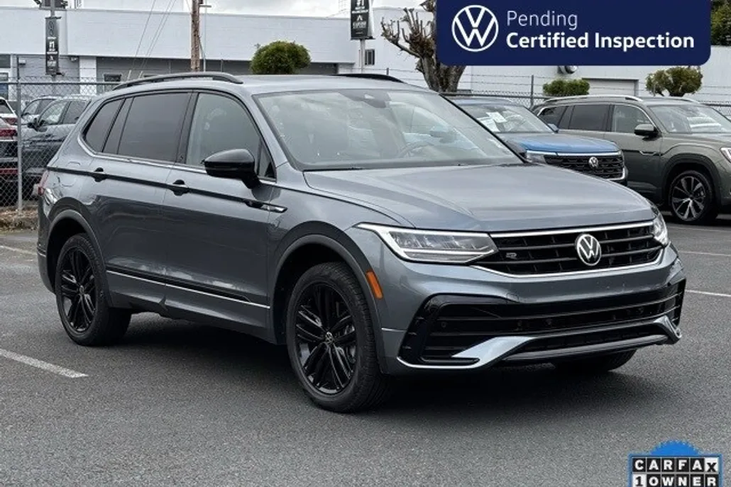 2022 Volkswagen Tiguan SE R-Line Black photo 1