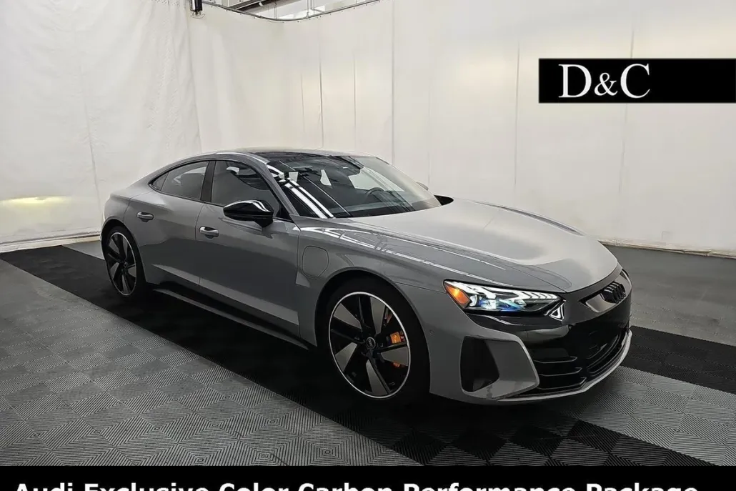 2022 Audi RS e-tron GT Base photo 1