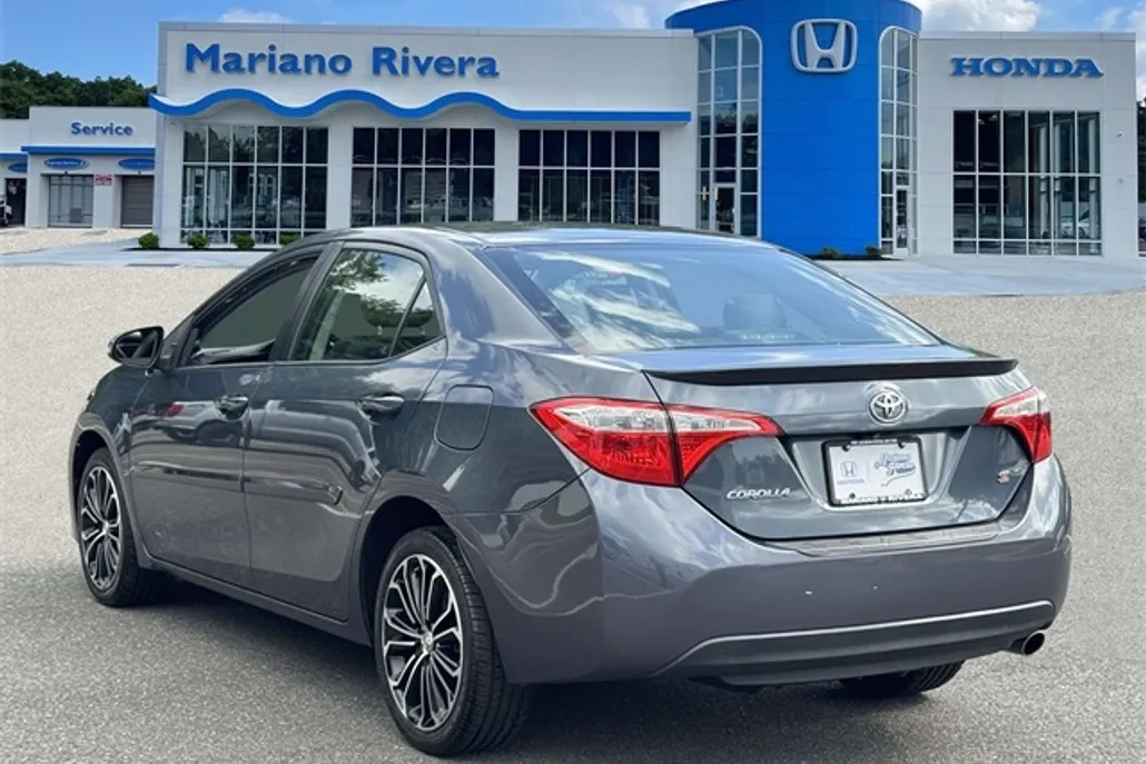 2016 Toyota Corolla L photo 1