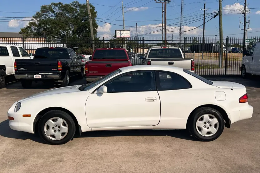 1994 Toyota Celica ST photo 1