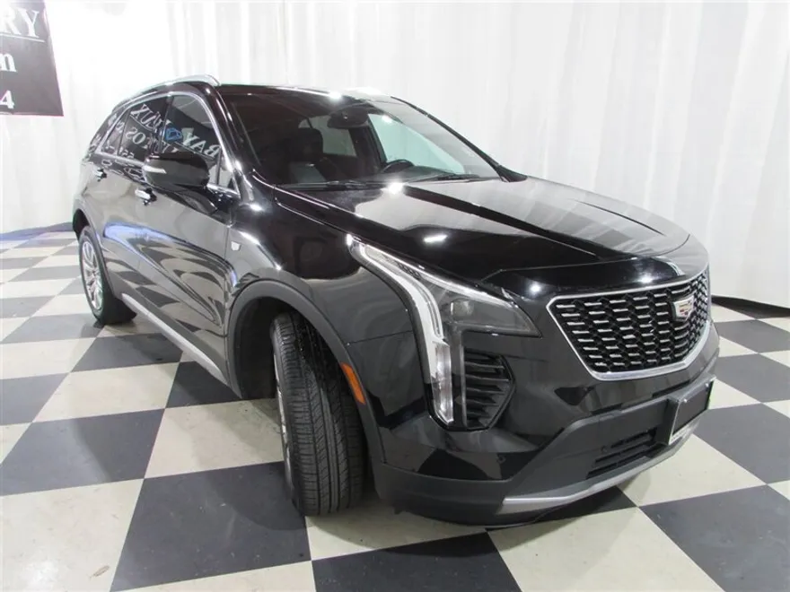 2023 Cadillac XT4 Premium Luxury photo 1