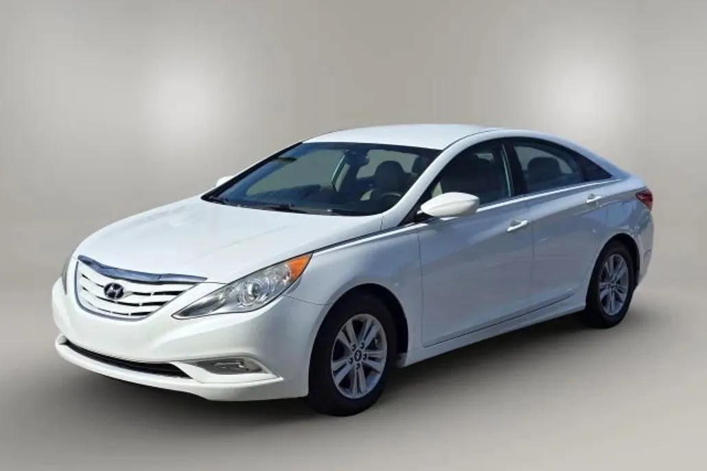 2013 Hyundai Sonata GLS photo 1
