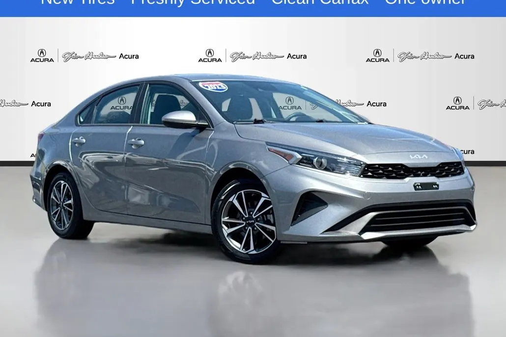 2023 Kia Forte LXS photo 1
