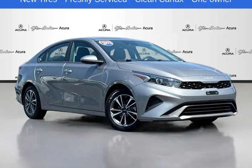 2023 Kia Forte LXS photo 1