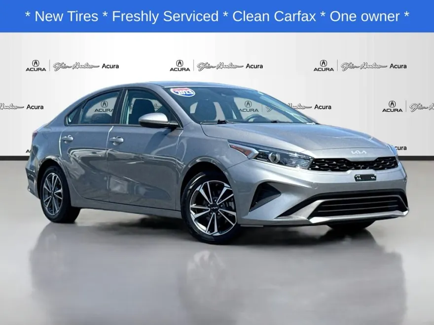 2023 Kia Forte LXS photo 1
