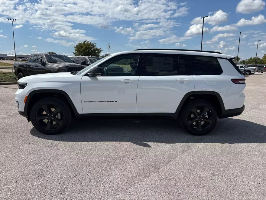 2025 Jeep Grand Cherokee Limited photo 1