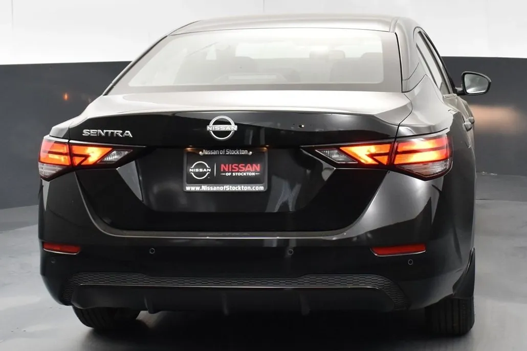 2025 Nissan Sentra S photo 1