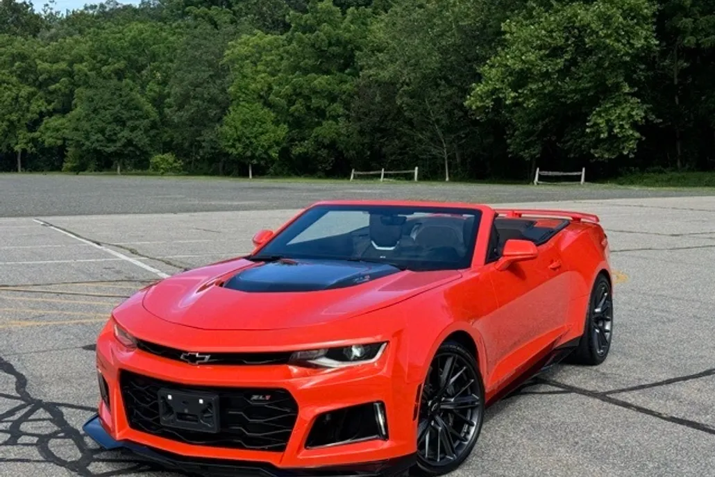 2021 Chevrolet Camaro ZL1 photo 1