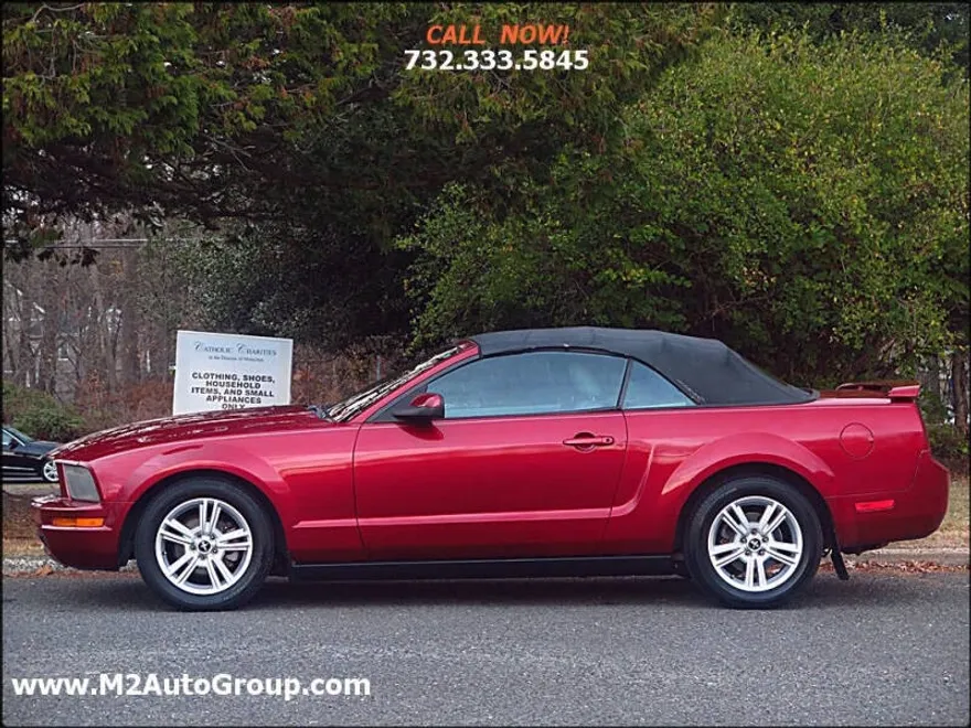 2006 Ford Mustang V6 Premium photo 1