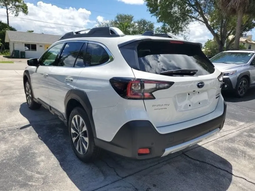 2025 Subaru Outback Touring XT photo 1