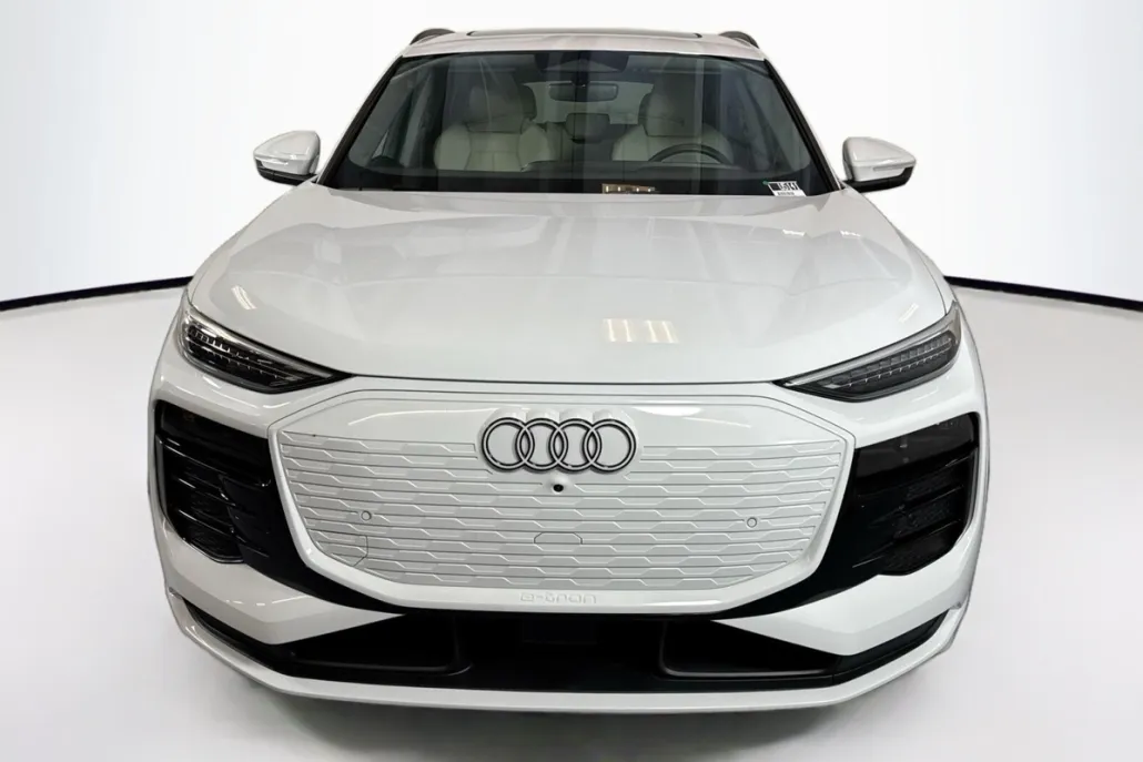 2025 Audi Q6 E-tron Premium Plus photo 1