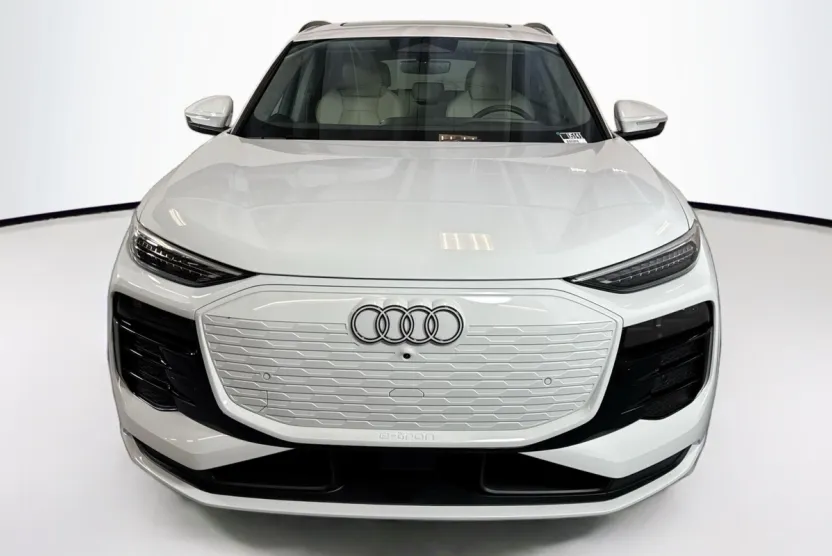2025 Audi Q6 E-tron Premium Plus photo 1