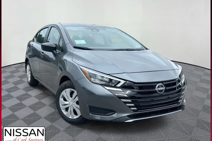 2025 Nissan Versa 1.6 S photo 1