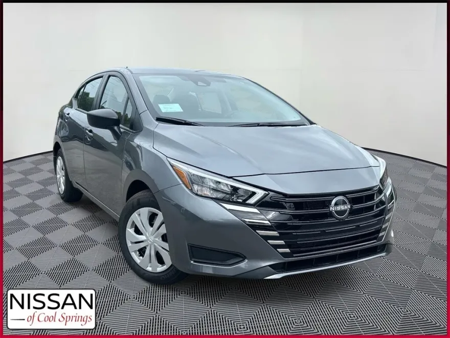 2025 Nissan Versa 1.6 S photo 1