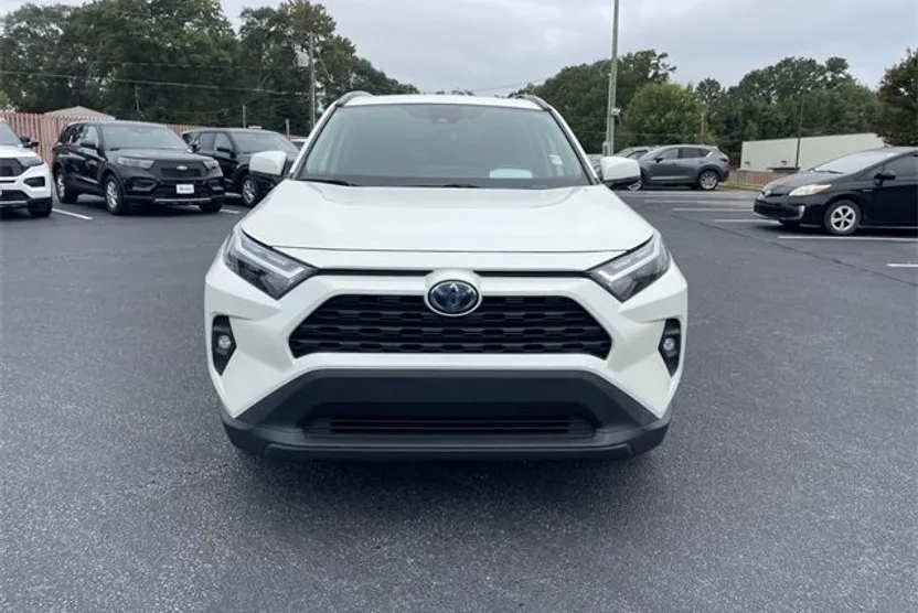 2022 Toyota RAV4 Hybrid XLE Premium photo 1