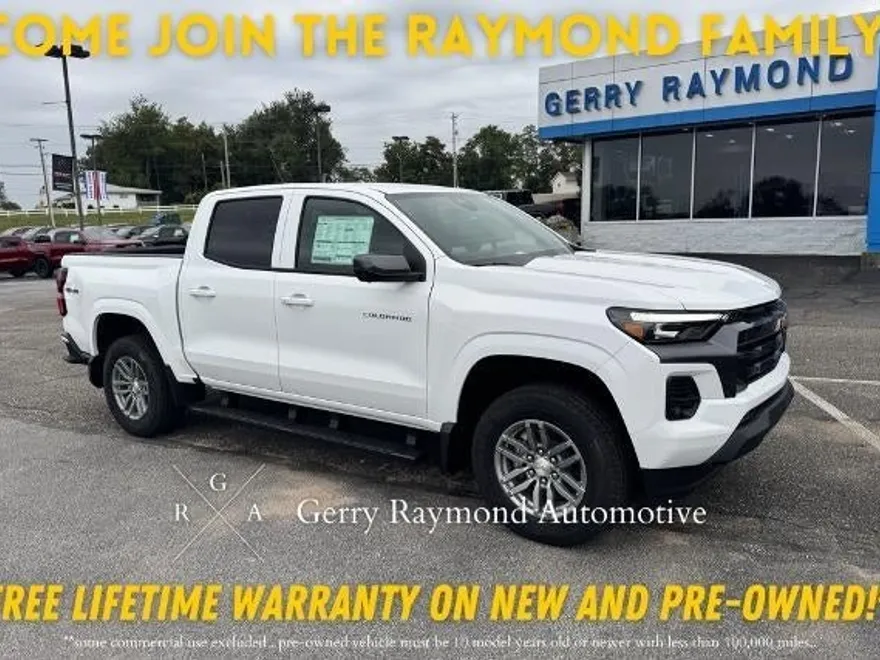 2025 Chevrolet Colorado Work Truck LT photo 1
