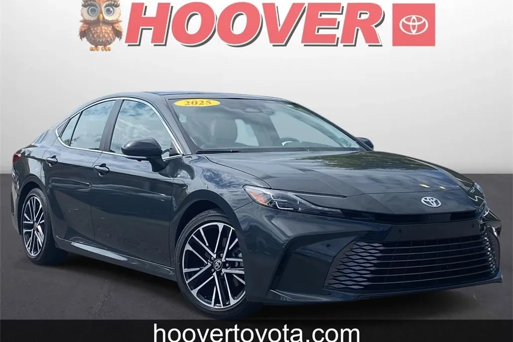 2025 Toyota Camry XLE photo 1