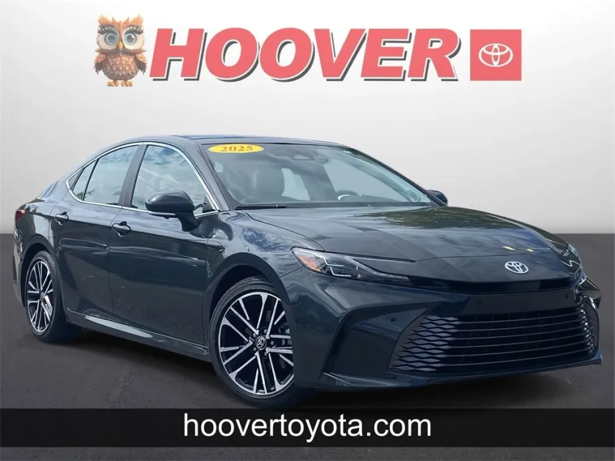 2025 Toyota Camry XLE photo 1