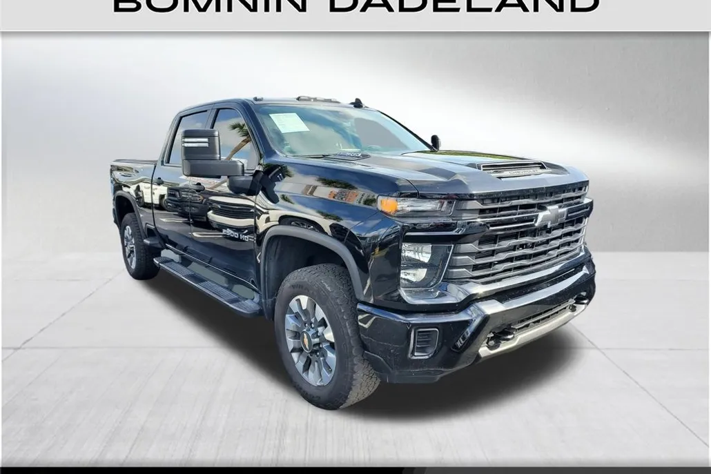 2024 Chevrolet Silverado 2500HD Custom photo 1