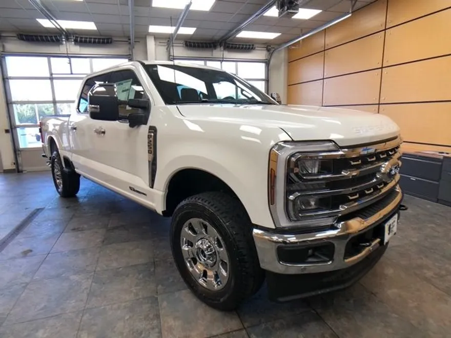2026 Ford F-250 Lariat photo 1