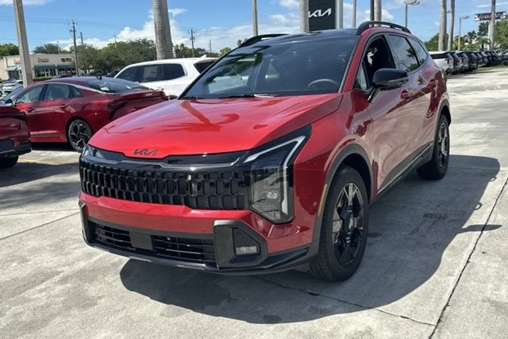 2026 Kia Sportage X-Line photo 1