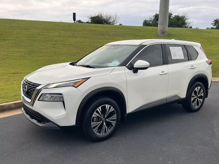 2023 Nissan Rogue SV photo 1