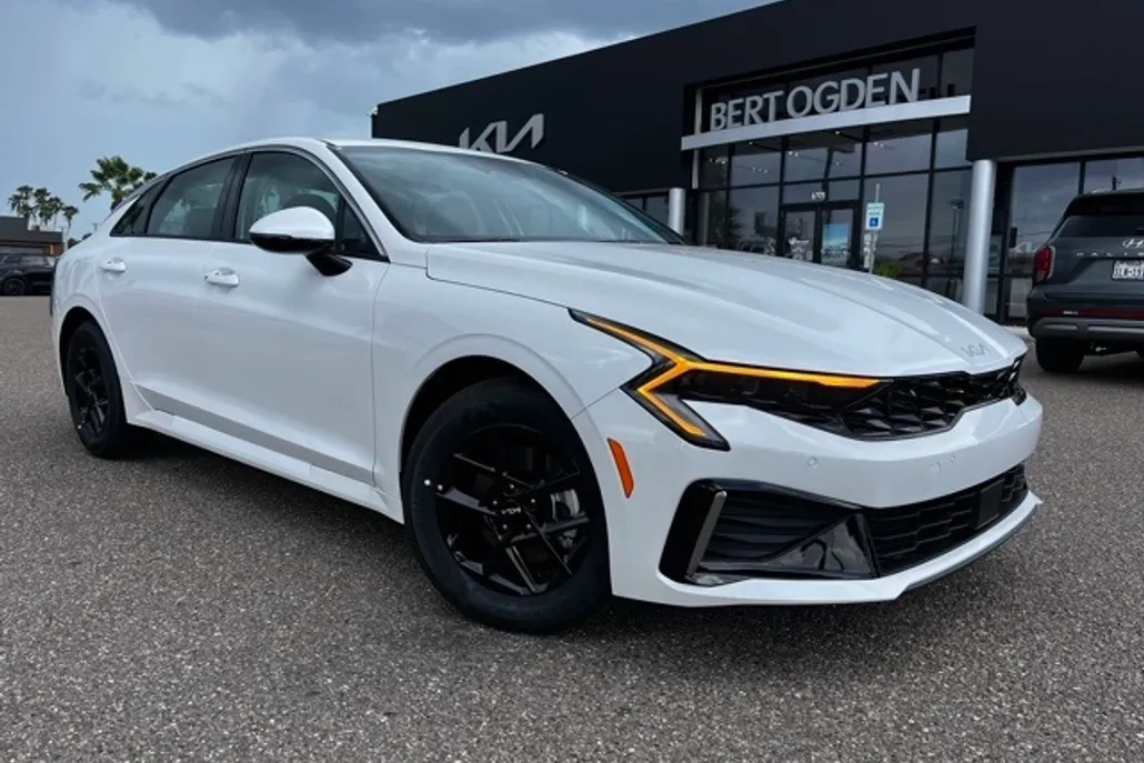 2026 Kia K5 LXS photo 1