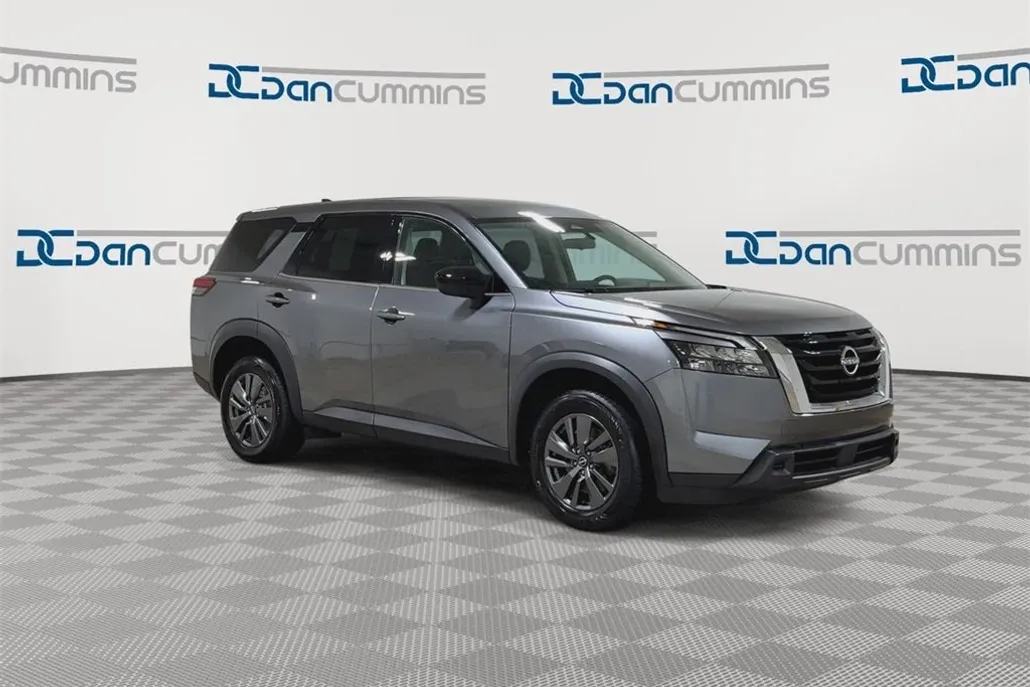 2023 Nissan Pathfinder S photo 1