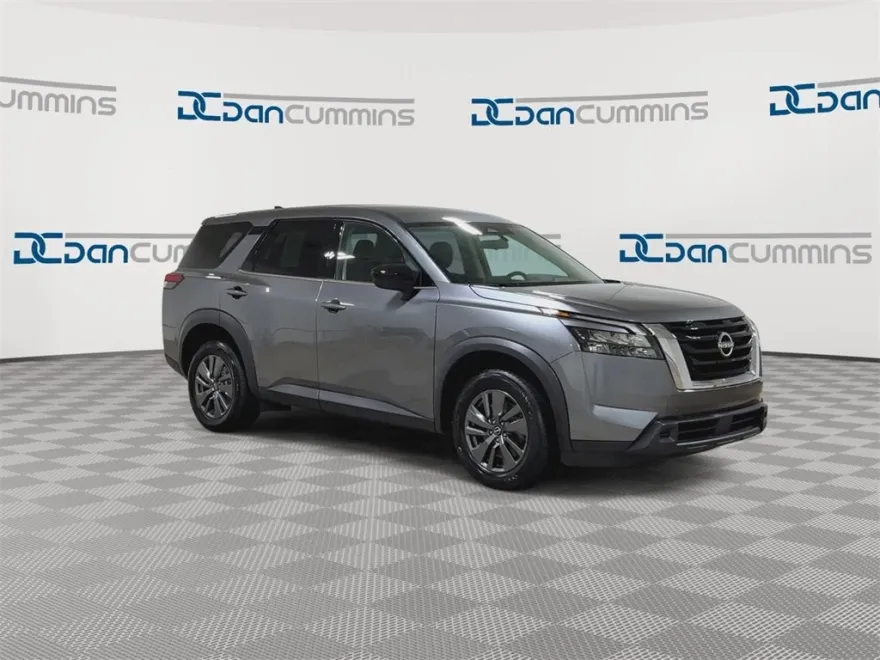 2023 Nissan Pathfinder S photo 1