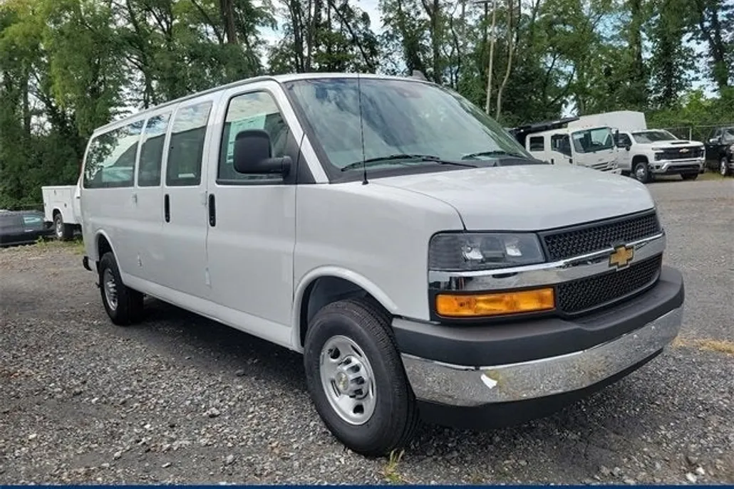 2024 Chevrolet Express Cargo 3500 photo 1