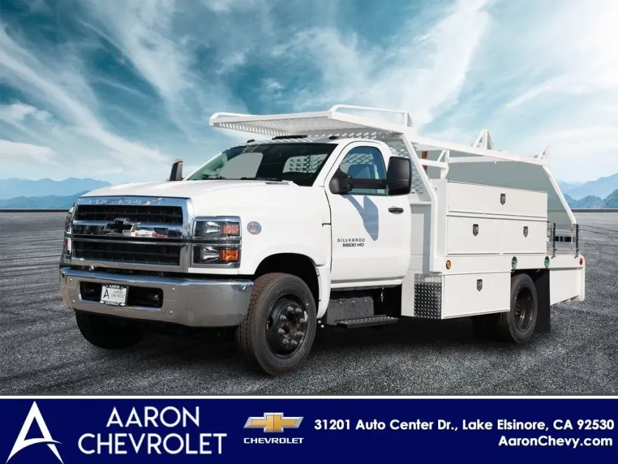 2024 Chevrolet Silverado 5500HD Work Truck photo 1