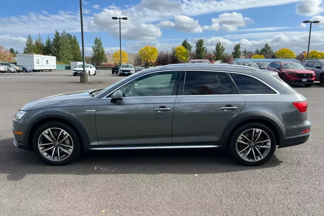 2017 Audi A4 Allroad 2.0T Premium Plus Quattro photo 1
