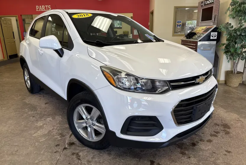 2018 Chevrolet Trax LS photo 1