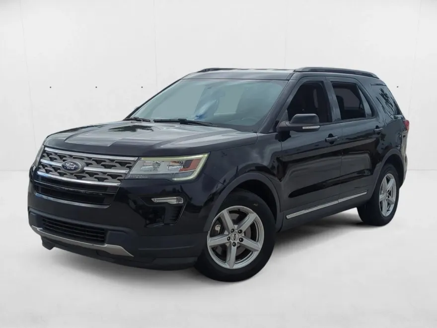2018 Ford Explorer XLT Sport photo 1