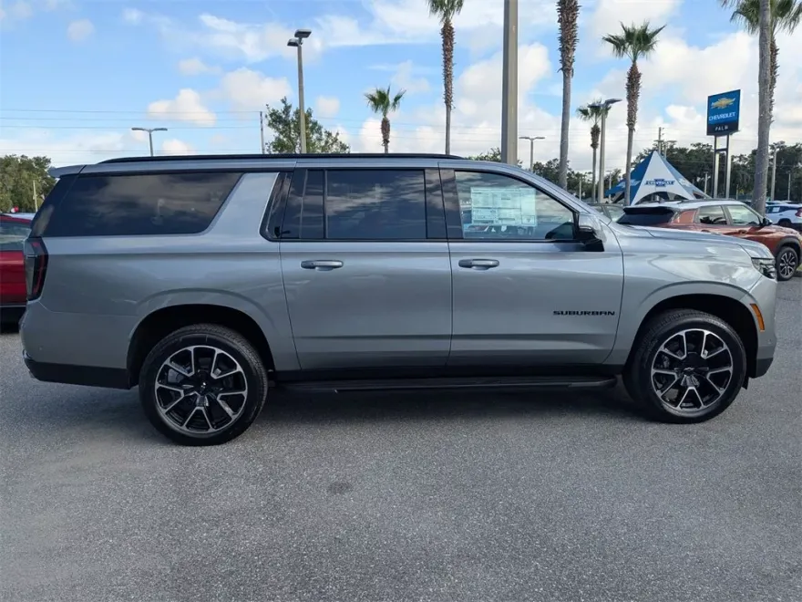 2025 Chevrolet Suburban RST photo 1