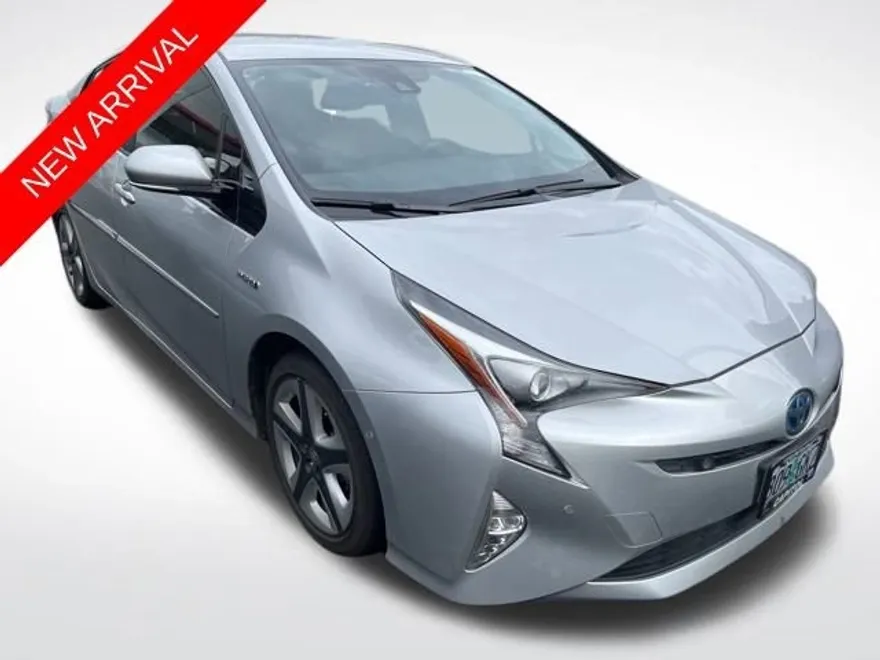 2016 Toyota Prius Four Touring photo 1
