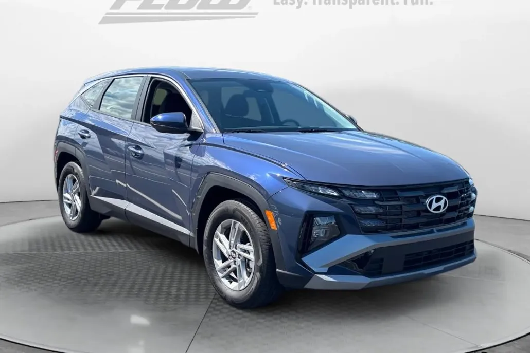 2025 Hyundai Tucson SE photo 1