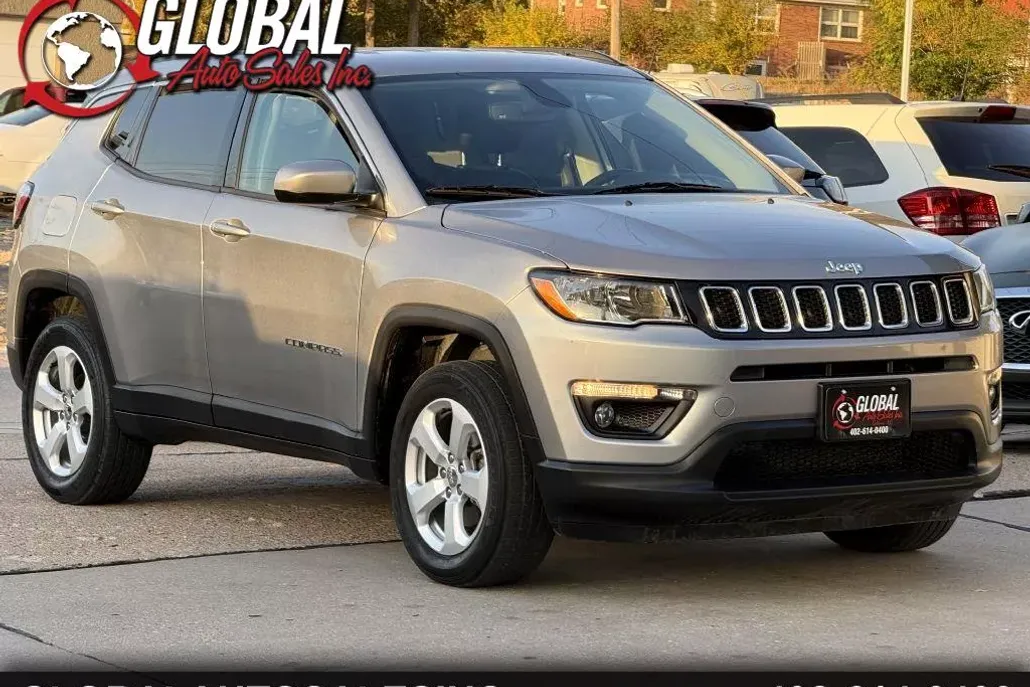 2021 Jeep Compass Latitude photo 1
