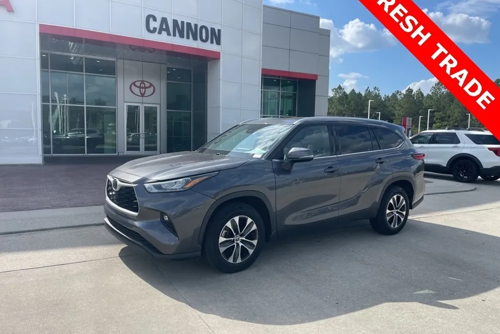 2020 Toyota Highlander XLE photo 1