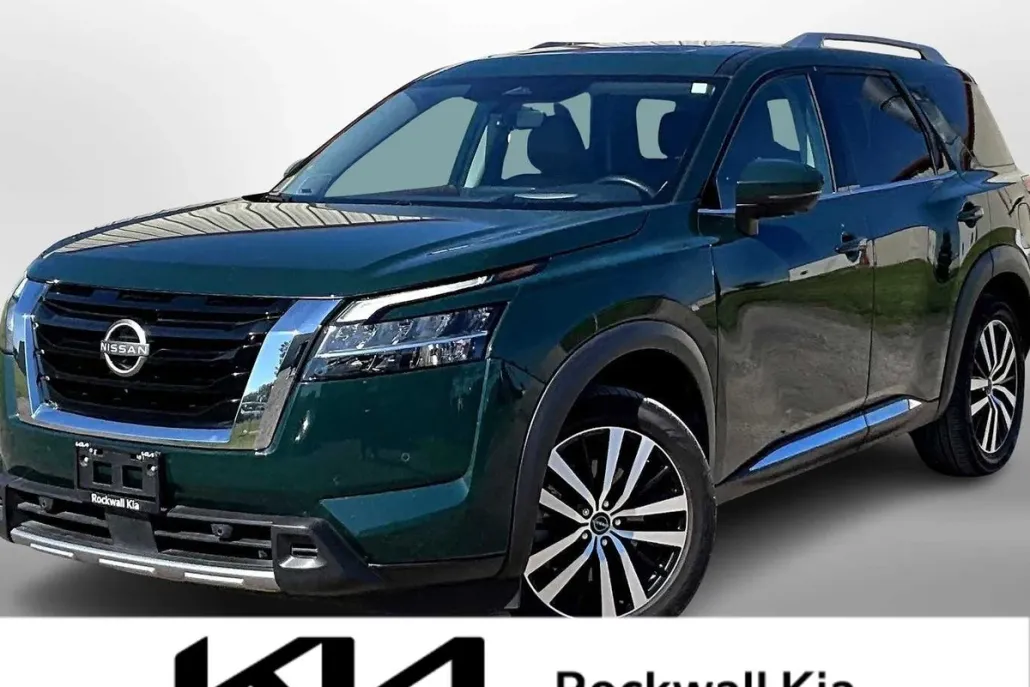 2023 Nissan Pathfinder Platinum photo 1